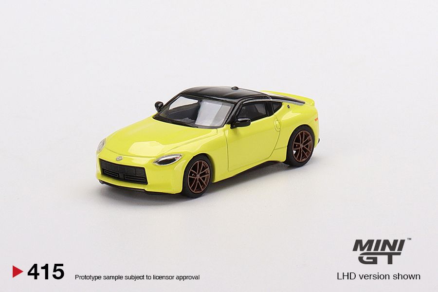 Mô hình xe Nissan Z Proto Spec 2023 Ikazuchi Yellow tỉ lệ 1:64 MiniGT