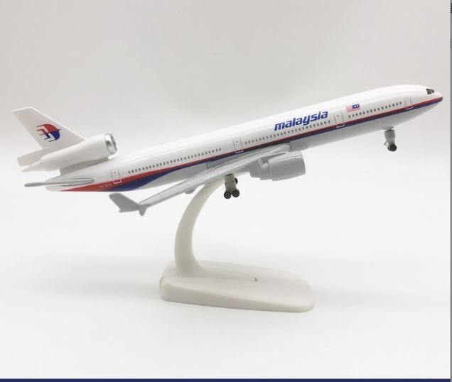 Mô hình máy bay Malaysia Airlines McDonnell Douglas MD-11 20cm MB20034