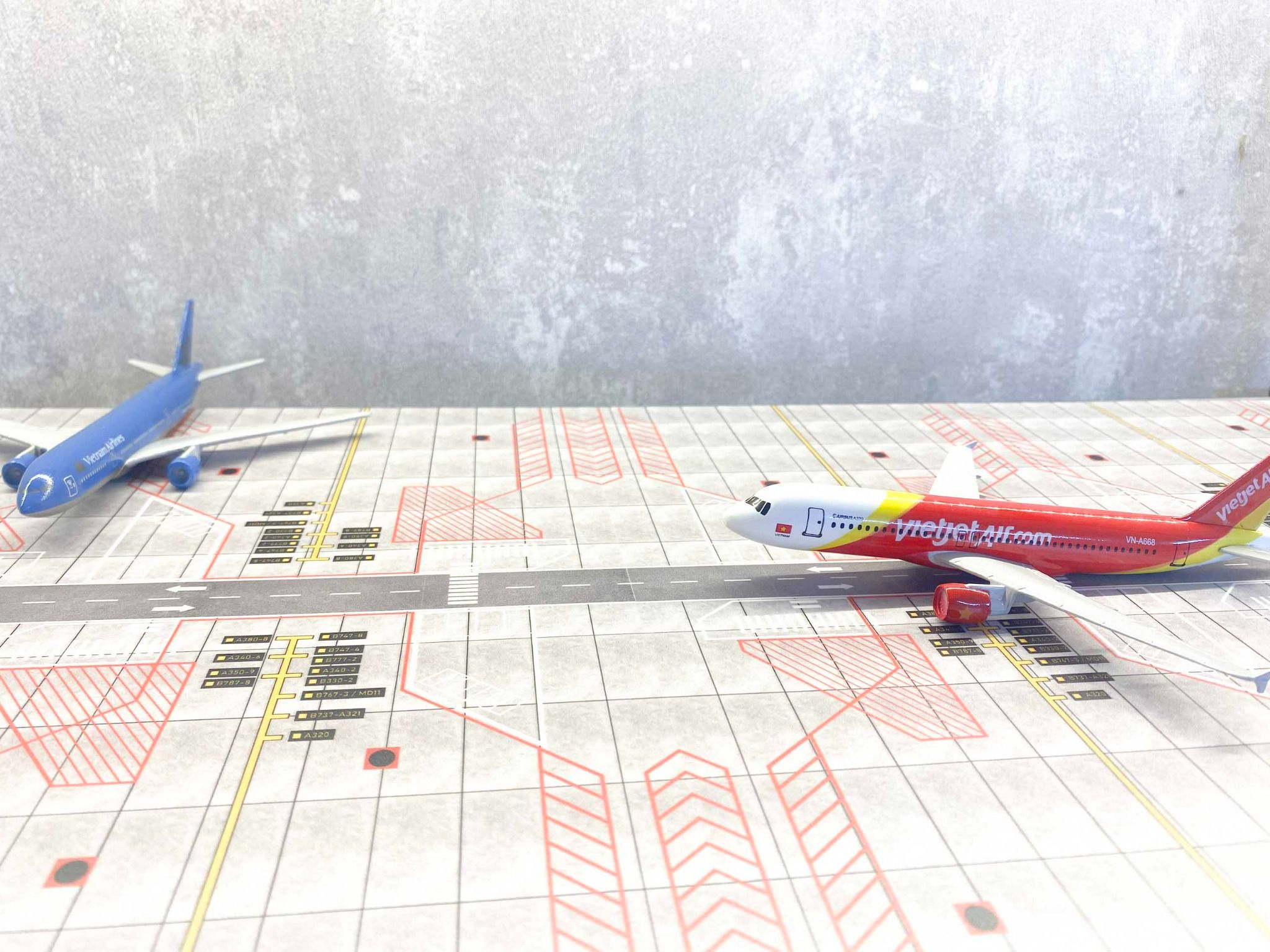 Diorama airport mô hình đường băng bãi đáp cho máy bay 16cm DR014