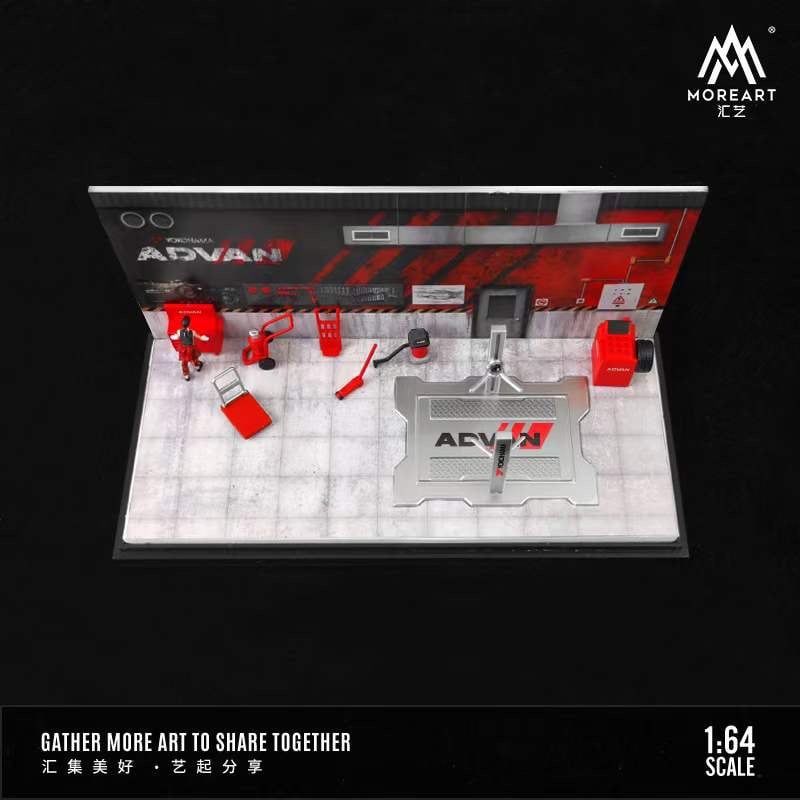 Hộp trưng bày mica xưởng sửa chữa ô tô có bàn nâng , có fig ADVAN tỉ lệ 1:64 MoreArt