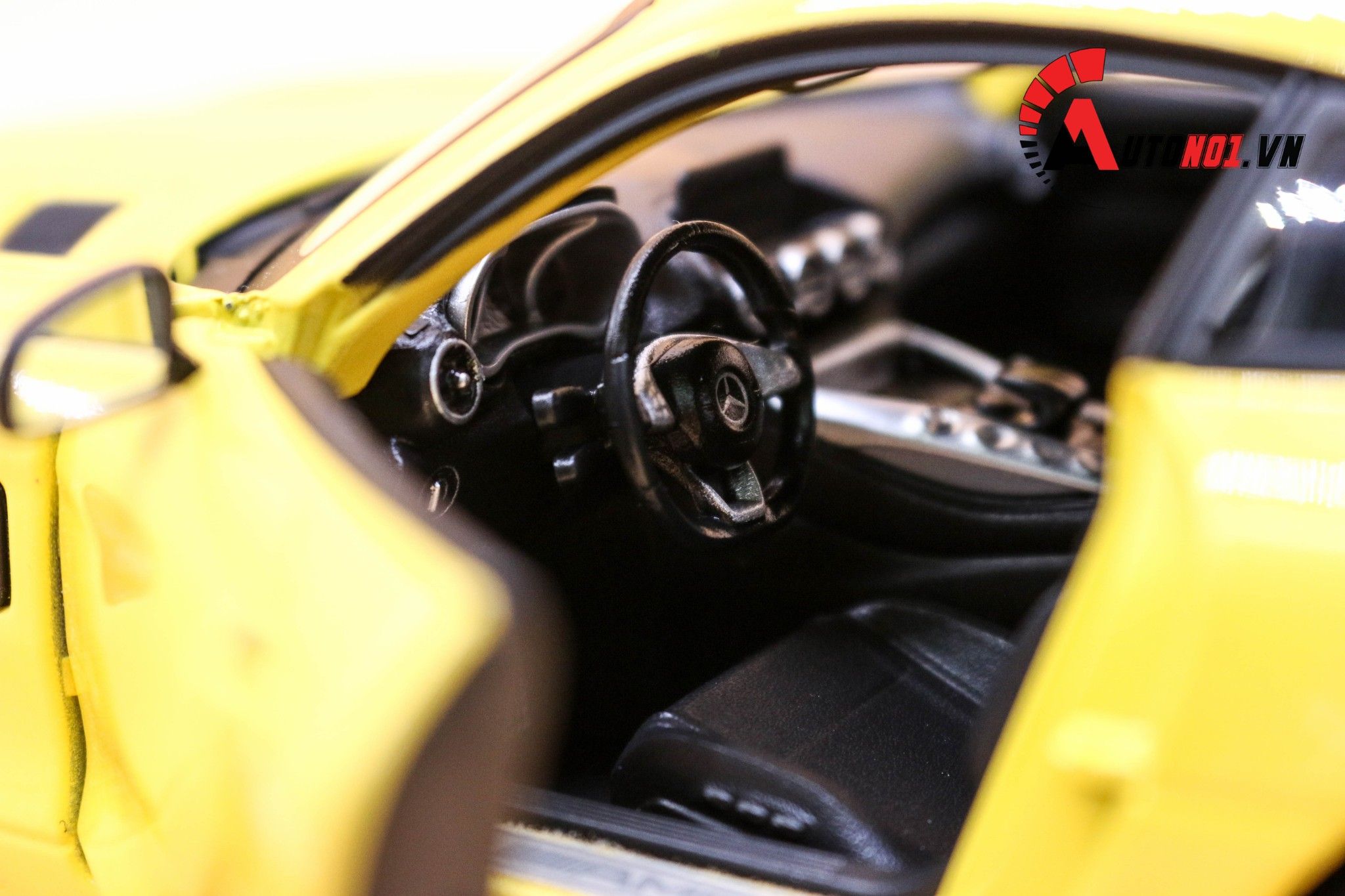 XE MÔ HÌNH MERCEDES AMG GT YELLOW 1:18 MAISTO 1780