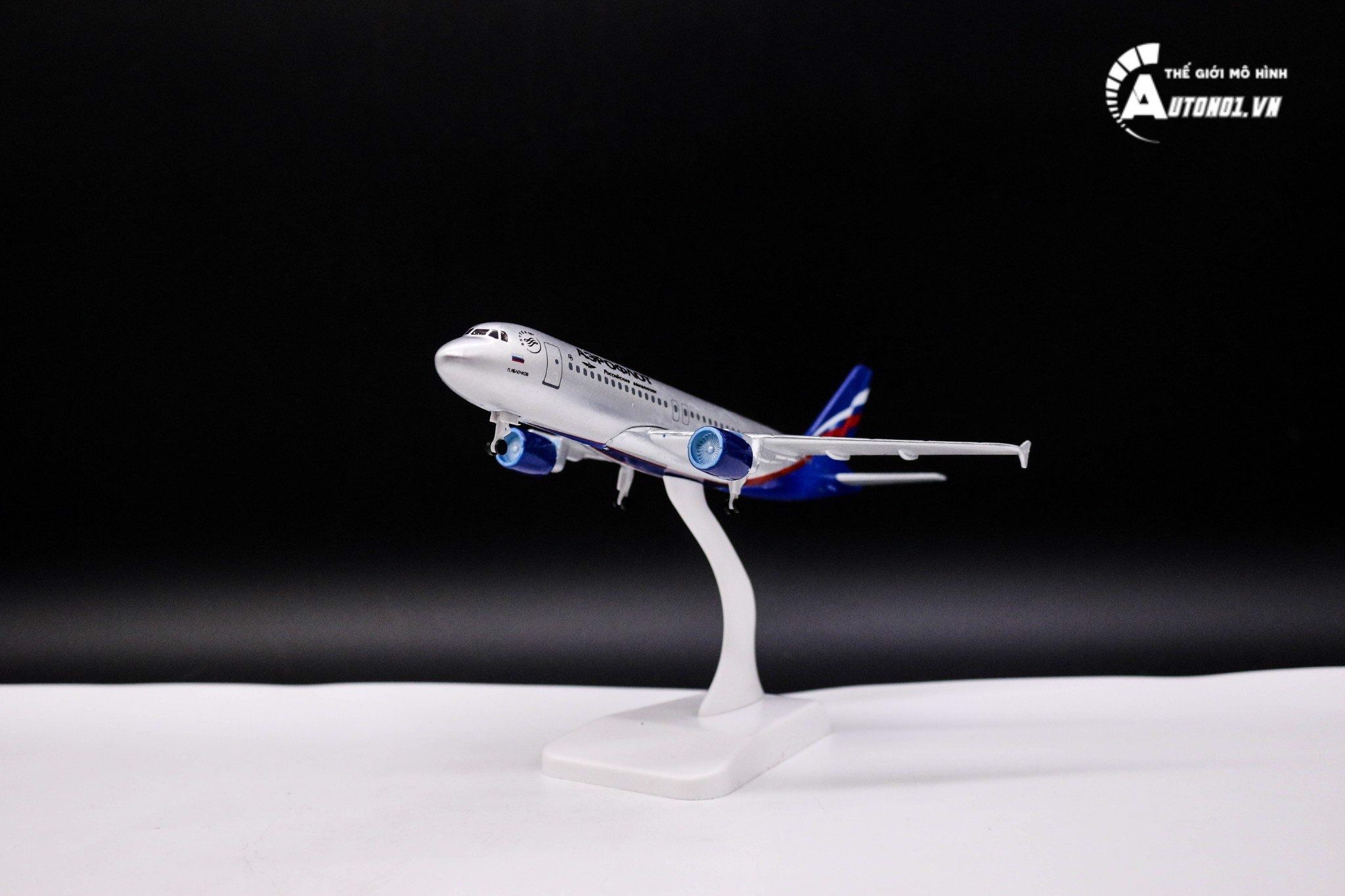 Mô hình máy bay Nga Russia Aeroflot Airbus A320 có bánh xe 20cm MB20062