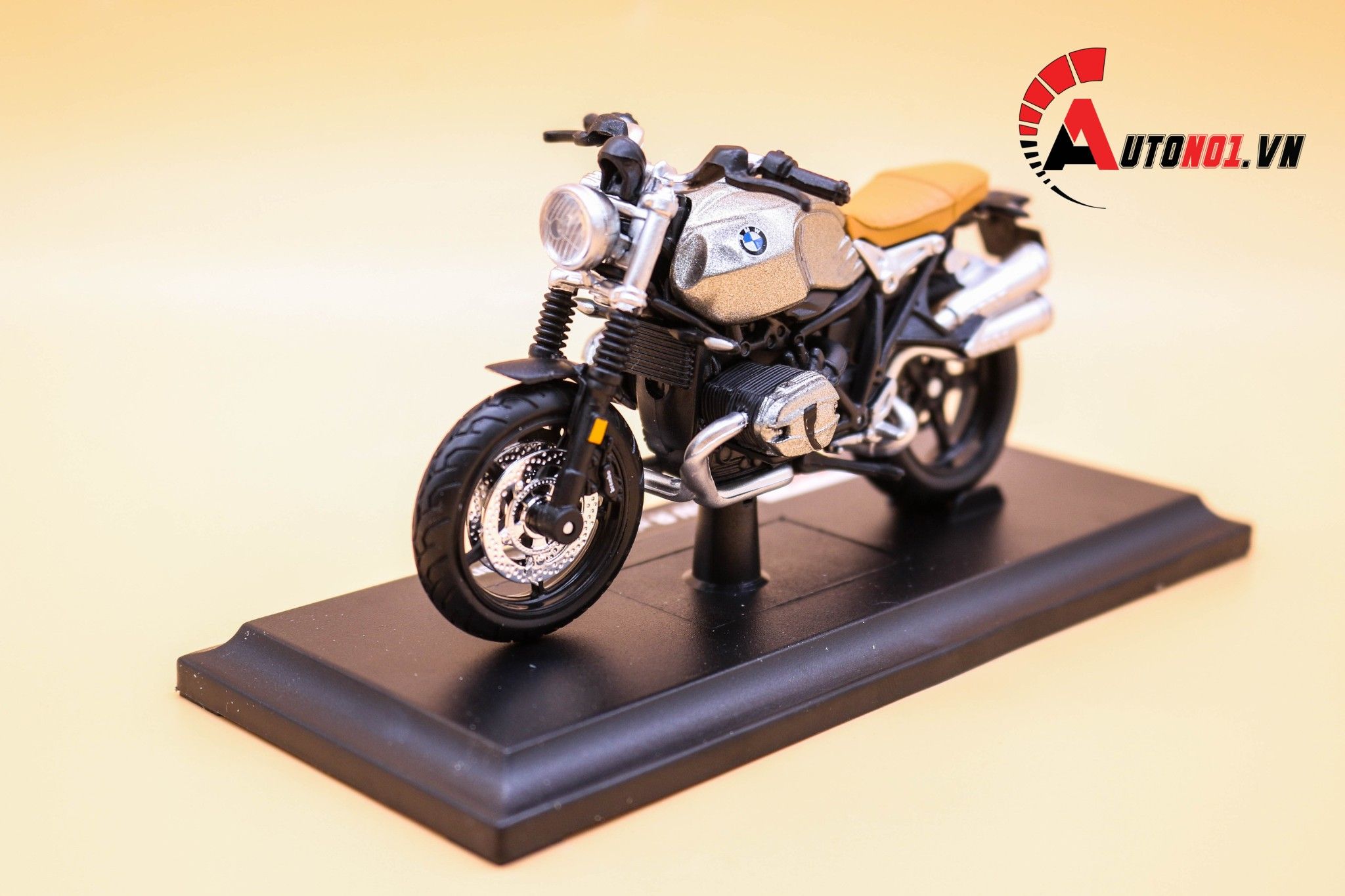Mô hình xe Bmw r nine t scrambler 1:18 Maisto 6369