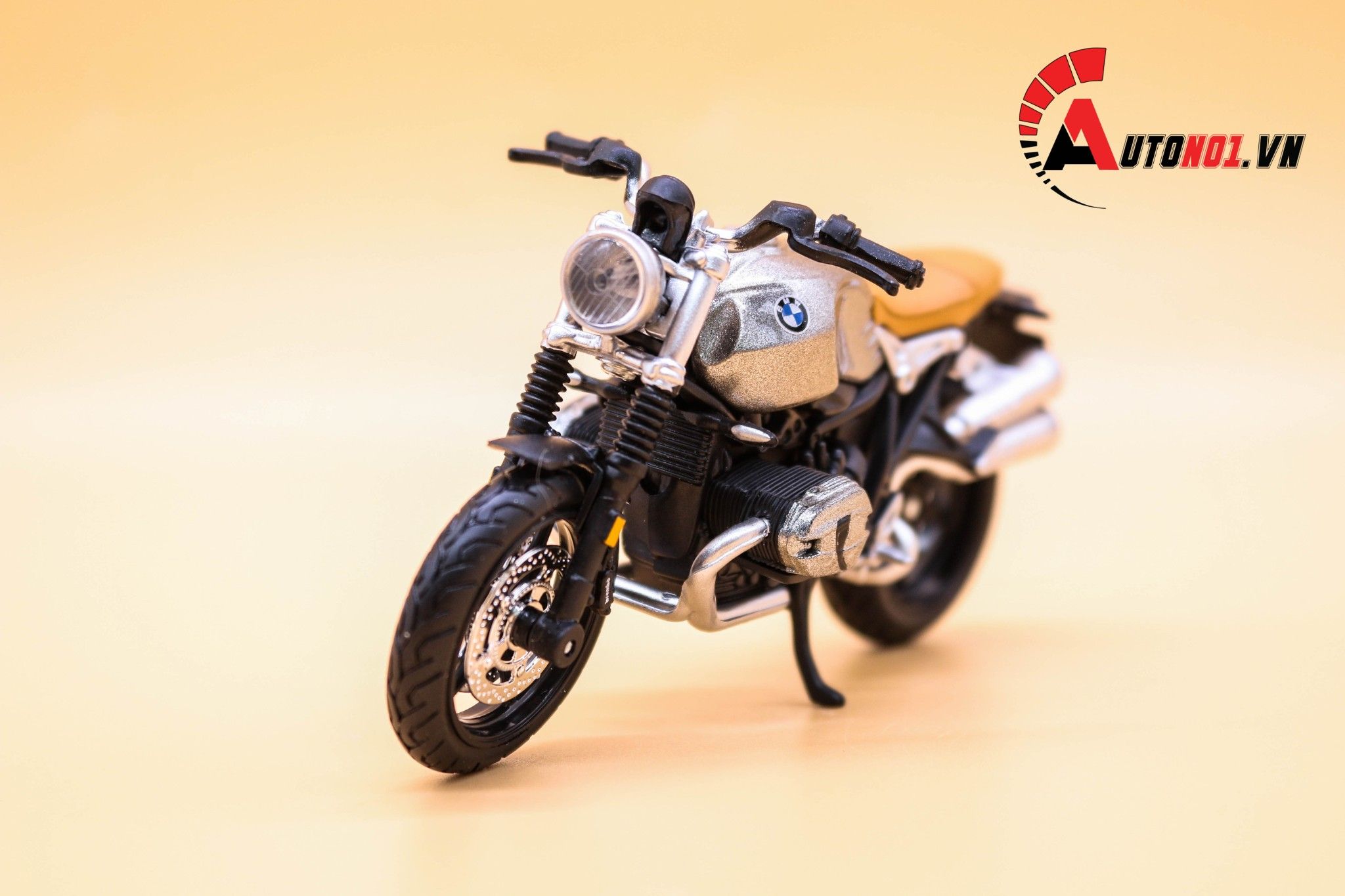 Mô hình xe Bmw r nine t scrambler 1:18 Maisto 6369