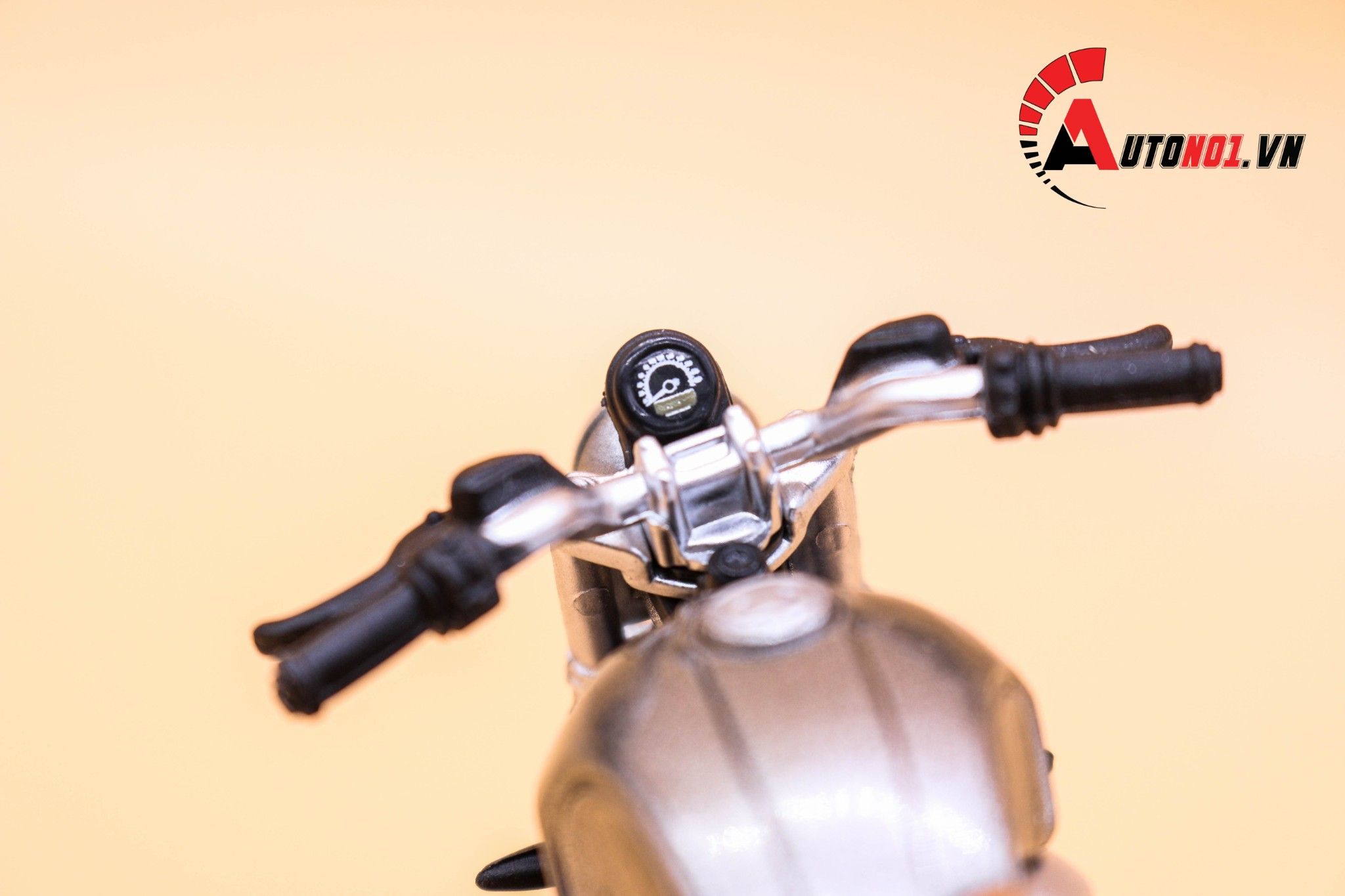 Mô hình xe Bmw r nine t scrambler 1:18 Maisto 6369