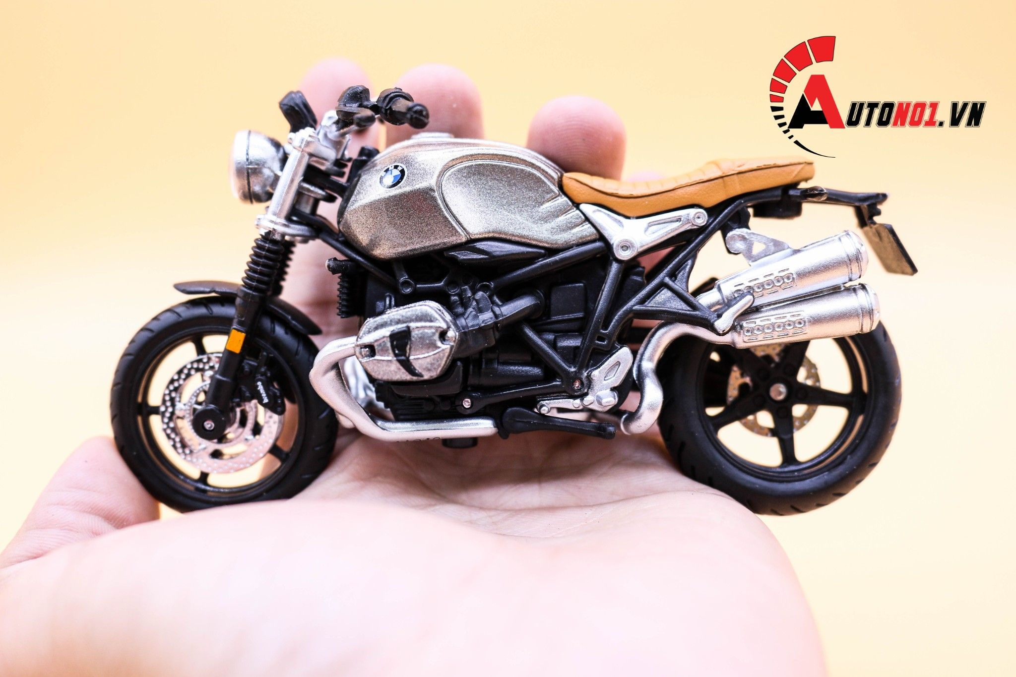 Mô hình xe Bmw r nine t scrambler 1:18 Maisto 6369