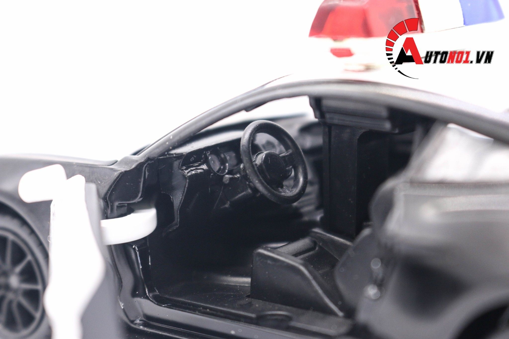 Mô hình xe Ford Mustang Shelby cobra police 911 tỉ lệ 1:32 Caipo 88397 OT275