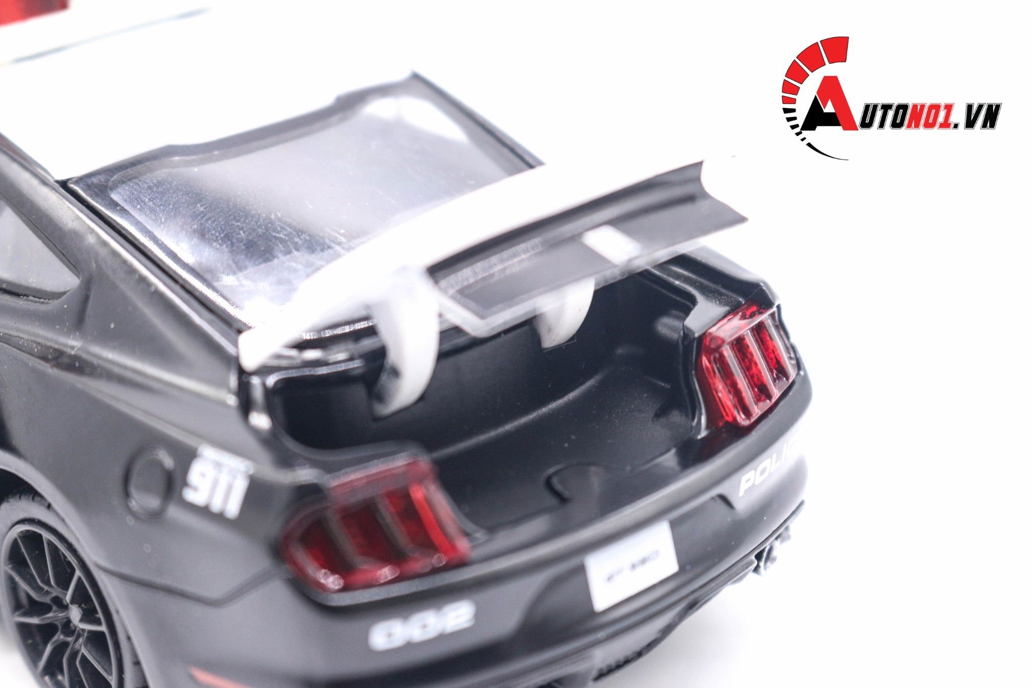 Mô hình xe Ford Mustang Shelby cobra police 911 tỉ lệ 1:32 Caipo 88397 OT275