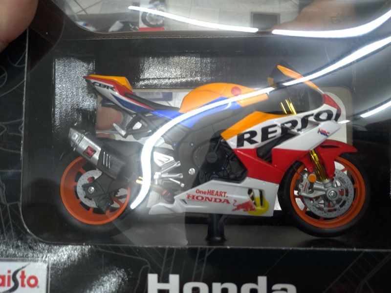 Mô hình xe độ Honda CBR1000RR custom Repsol độ pô akrapovic tỉ lệ 1:12 Autono1 D241D
