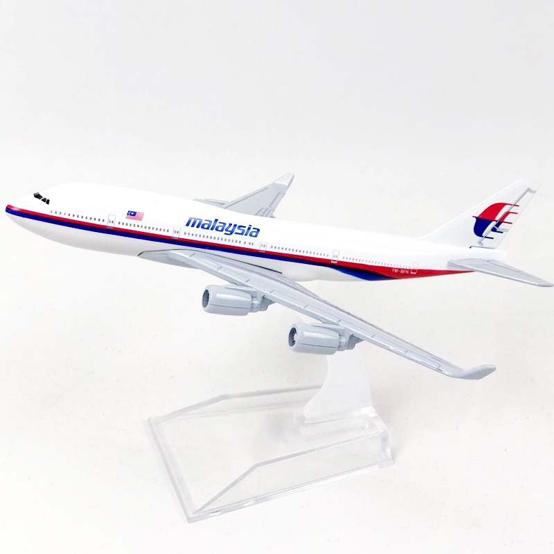 Mô hình máy bay Malaysia Airline Boeing B747 4H6 16cm MB16014