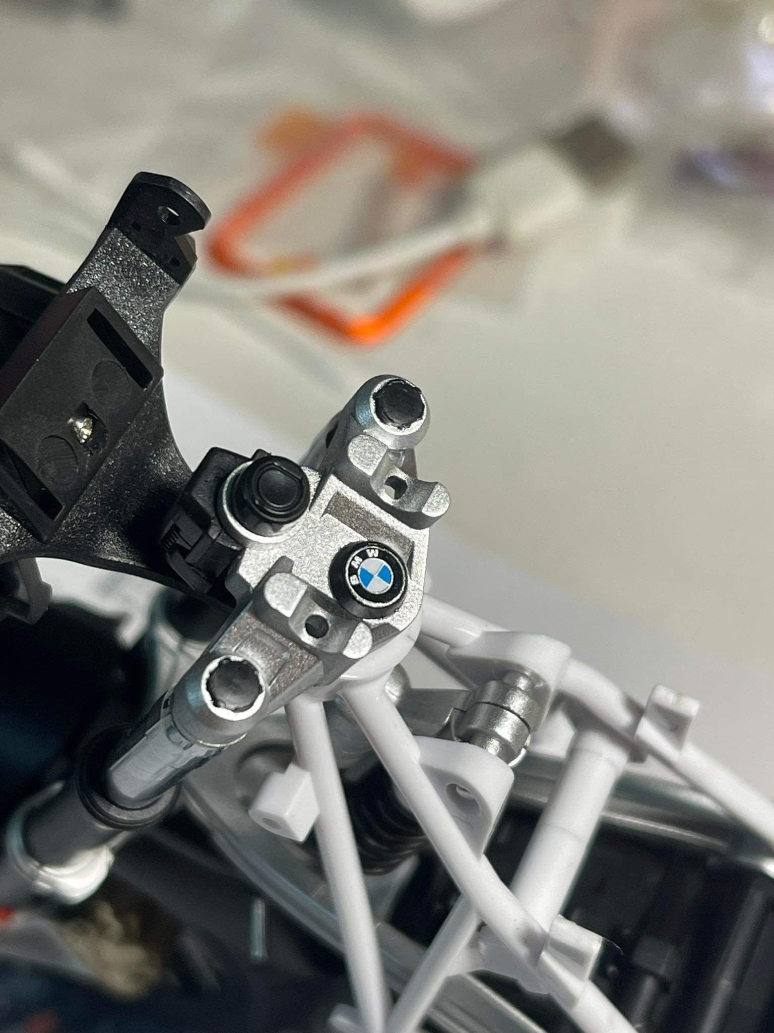Mô hình moto cao cấp BMW R 1250 GS ADV Meng đã sơn hoàn thiện tỉ lệ 1:9 MT066D