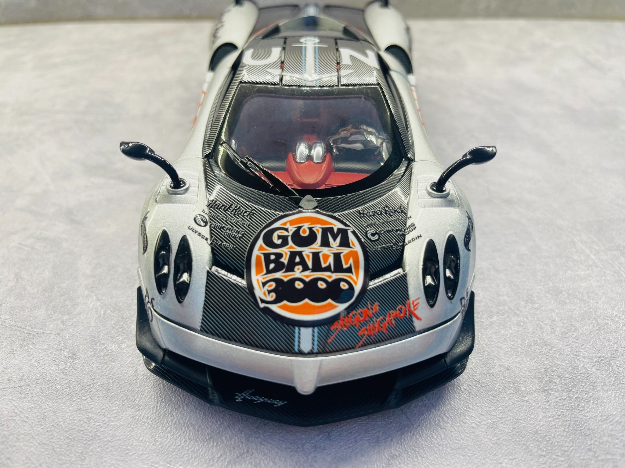 Mô hình xe custom Pagani Huayra BC Silver Gumball 3000 tỉ lệ 1:24 Alloy Model DO24005