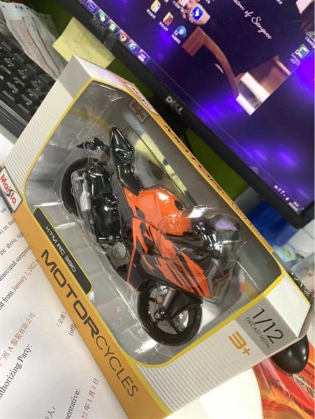 Mô hình xe KTM RC 390 không đế 1:12 Maisto MT039