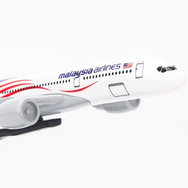 Mô hình máy bay Malaysia Airline Boeing B747 4H6 16cm MB16014