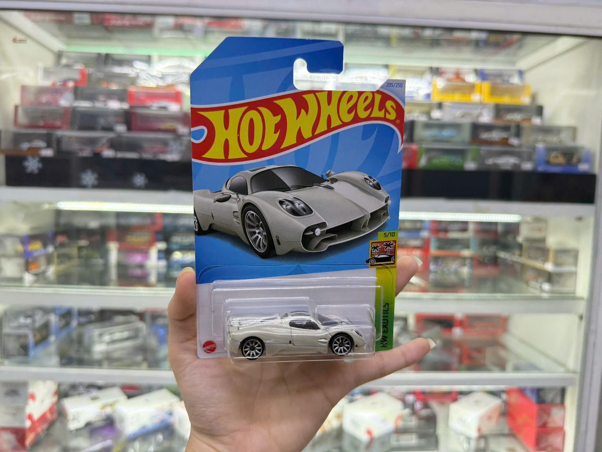 Đồ chơi mô hình xe Hot wheels kim loại có bản quyền chính hãng tỉ lệ 1:64 C4982