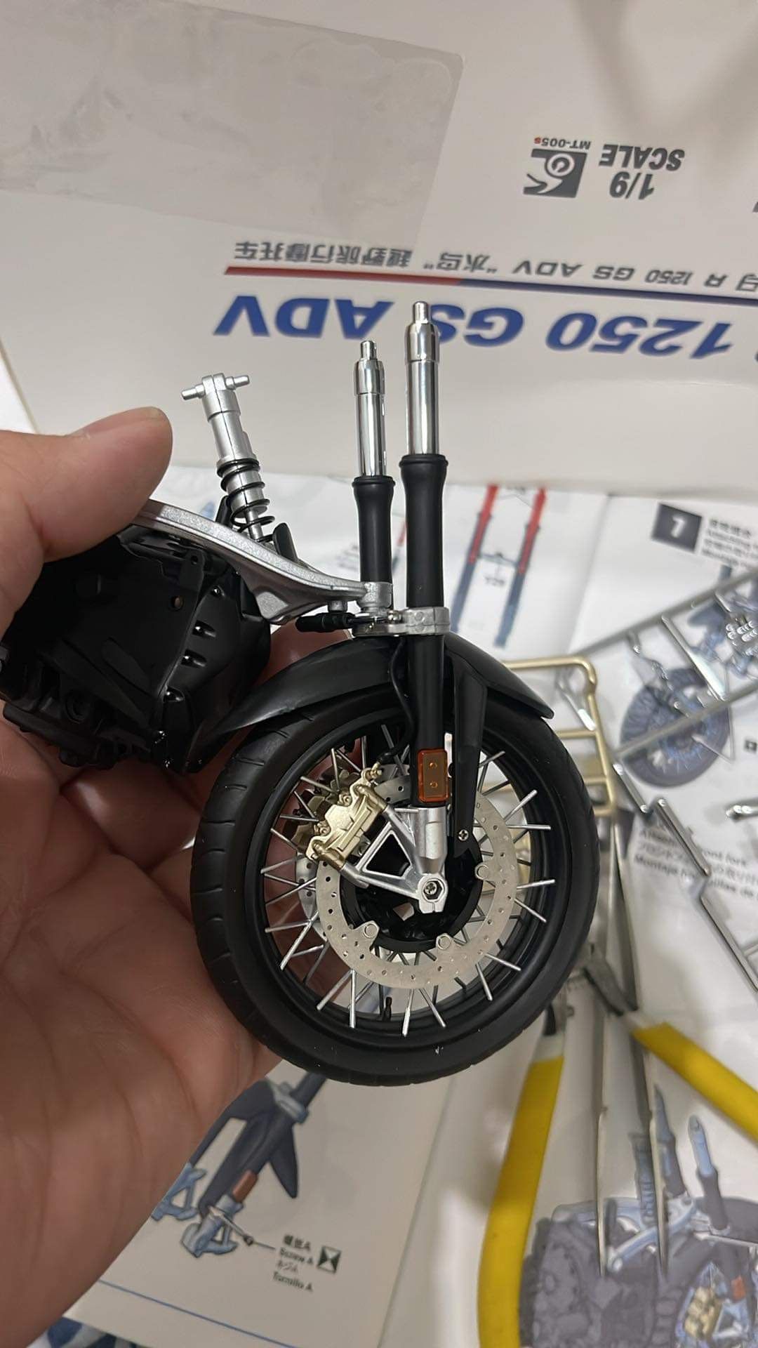 Mô hình moto cao cấp BMW R 1250 GS ADV Meng đã sơn hoàn thiện tỉ lệ 1:9 MT066D