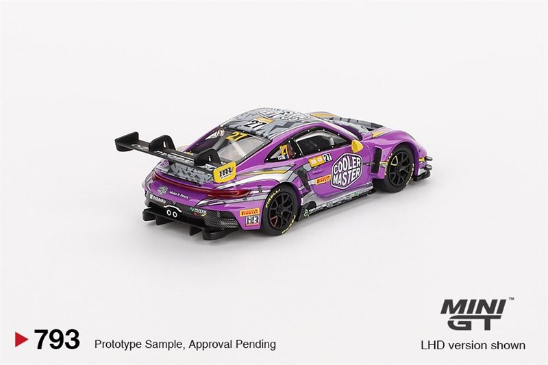 Mô hình xe Porsche 911 GT3 R #27 HubAuto Racing 2023 FIA GT World Cup 70th Macau Grand Prix bản card tỉ lệ 1:64 MiniGT MGT00793-BL