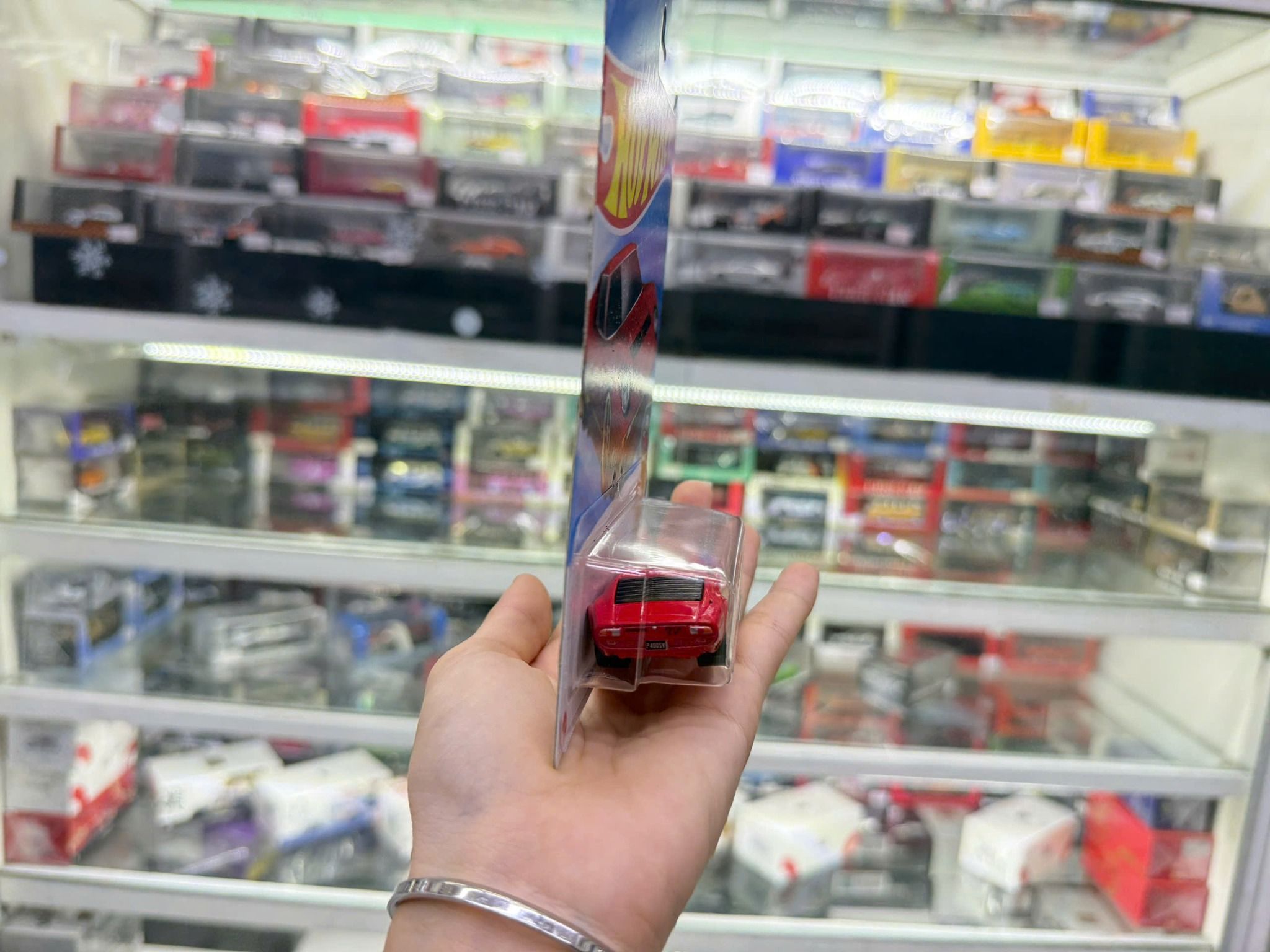 Đồ chơi mô hình xe Hot wheels kim loại có bản quyền chính hãng tỉ lệ 1:64 C4982