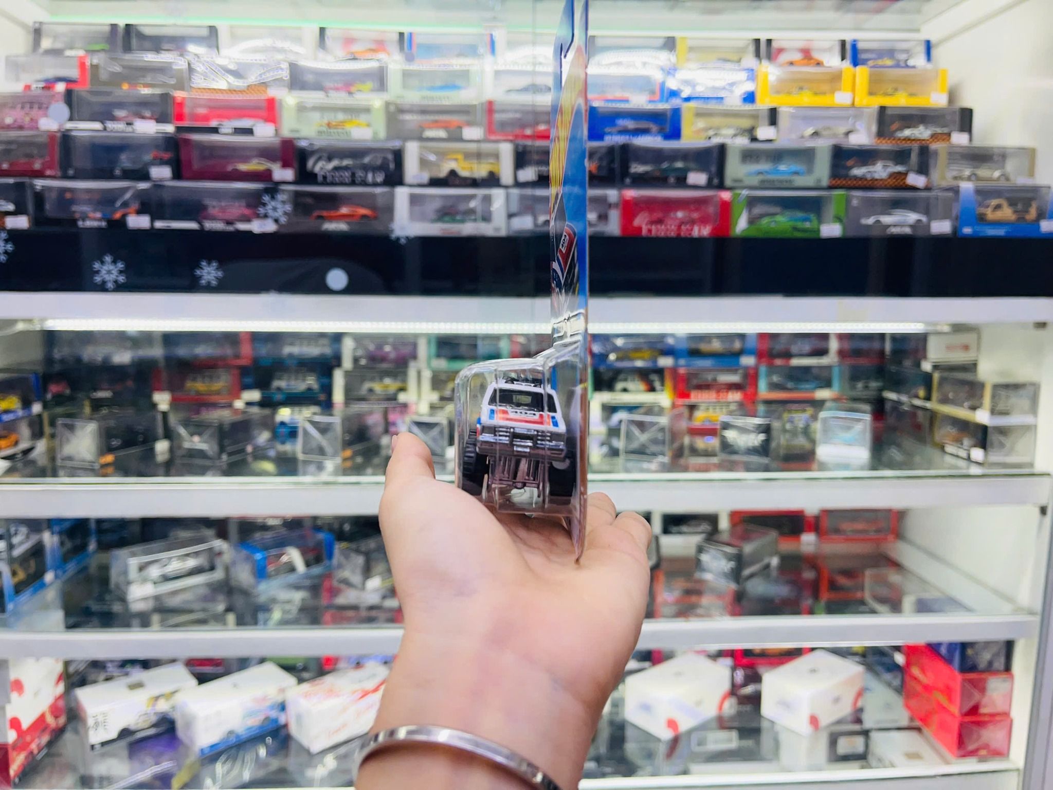 Đồ chơi mô hình xe Hot wheels kim loại có bản quyền chính hãng tỉ lệ 1:64 C4982