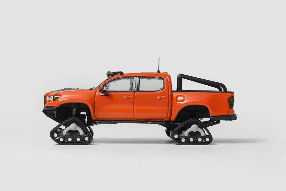 Mô hình xe Toyota Tacoma pickup địa hình - off road có phụ kiện thay thế tỉ lệ 1:64 GCD model OT64098