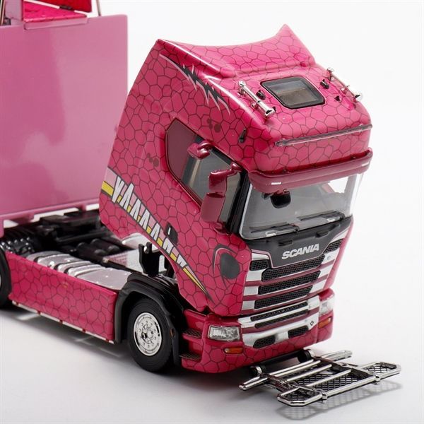 Mô hình xe Scania S730 V8 Double-Decker Closed Wing Transport Car Model Pink Roxy tỉ lệ 1:64 Maxwell OT64298