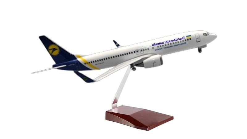  Mô hình máy bay Ukraine International Boeing B737-800 47cm có đèn led tự động theo tiếng vỗ tay hoặc chạm MB47059 