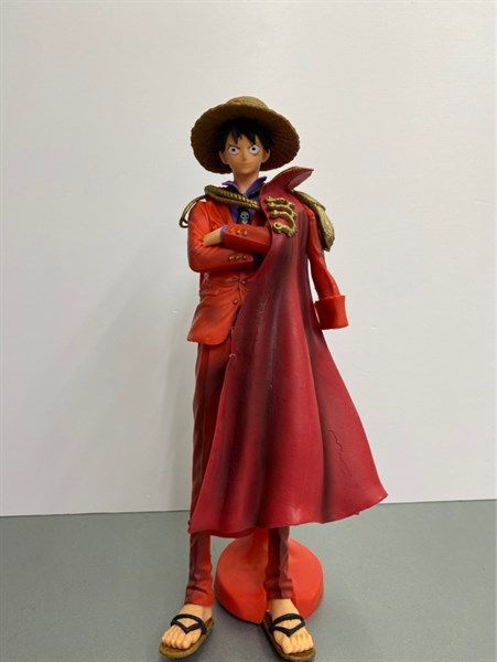Mô hình nhân vật One Piece Luffy Áo Choàng 26cm FG143