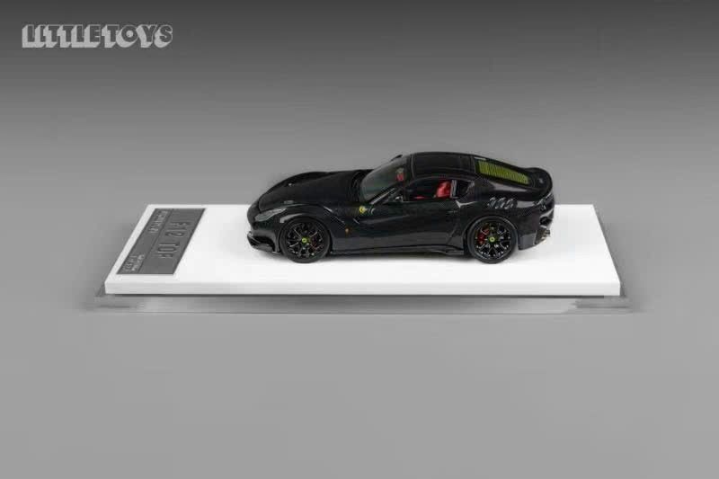 Mô hình xe Ferrari F12 TDF full carbon version tỉ lệ 1:64 Little Toys OT64111