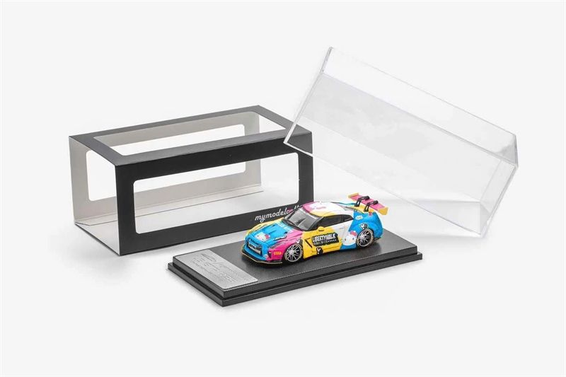 Mô hình xe GTR R35 LBWK Hello Kitty tỉ lệ 1:64 Model Collect OT64092