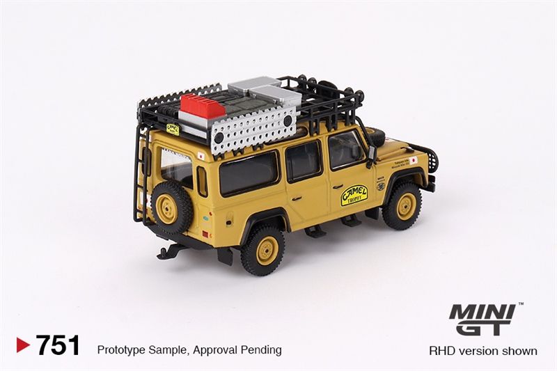 Mô hình xe Land Rover Defender 110 1989 Camel Trophy Amazon Team Japan tỉ lệ 1:64 MiniGT MGT00751