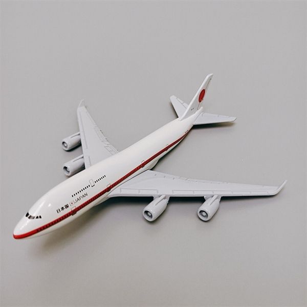 Mô hình máy bay tổng thống Nhật bản Japan force one Boeing B747 kích thước 16cm MB16197