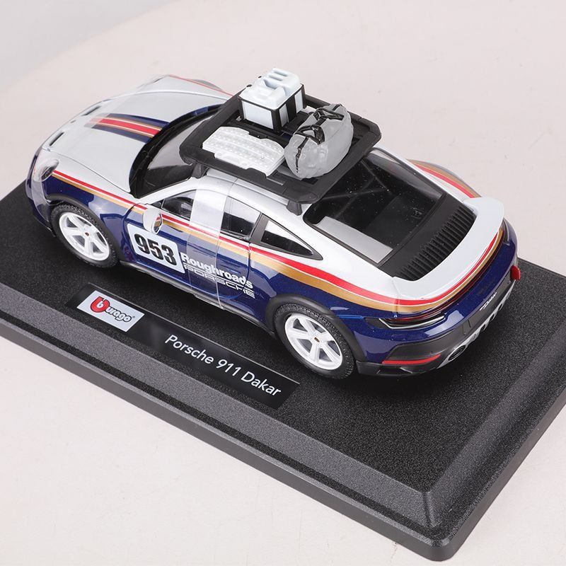 Mô hình xe Porsche 911 Dakar full open có phụ kiện tỉ lệ 1:24 Bburago 18-28029 OT417