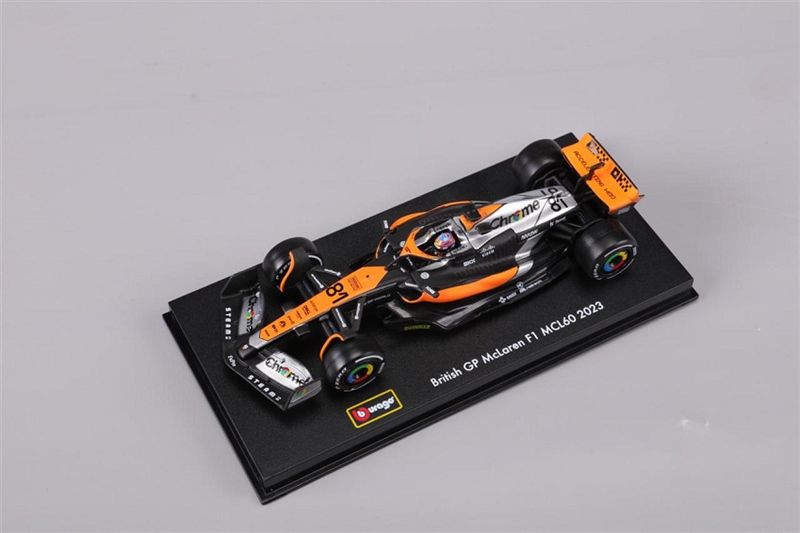 Mô hình xe đua F1 Formula Mclaren MCL60 2023 hộp mica có figure tỉ lệ 1:43 Bburago OT322