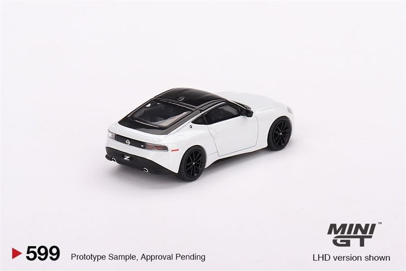Mô hình xe Nissan Z Performance 2023 Everest White tỉ lệ 1:64 MiniGT MGT00599-CH