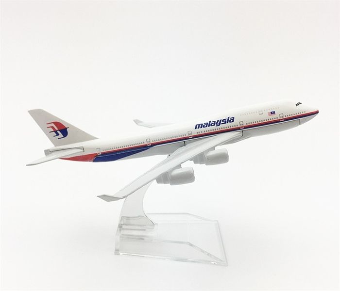 Mô hình máy bay Malaysia Airline Boeing B747 4H6 16cm MB16014