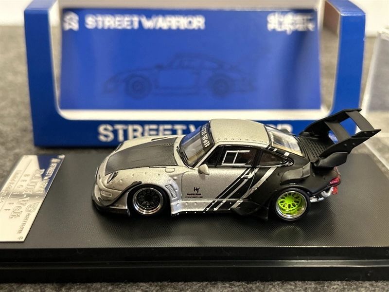 Mô hình xe Porsche Rauth Welt RWB 993 GT wipe body silver - carbon rear wing tỉ lệ 1:64 Street Weapon OT64449