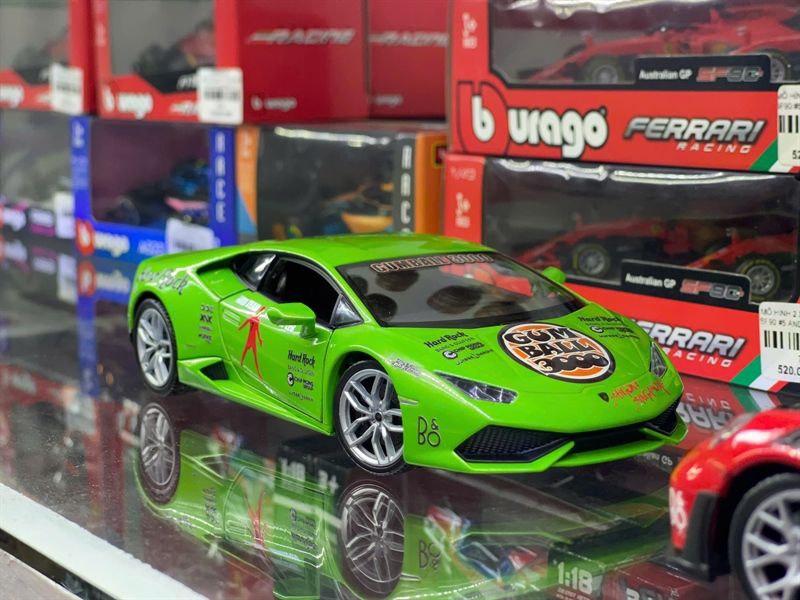Mô hình xe custom Huracan Gumball3000 Green tỉ lệ 1:24 Welly DO24002