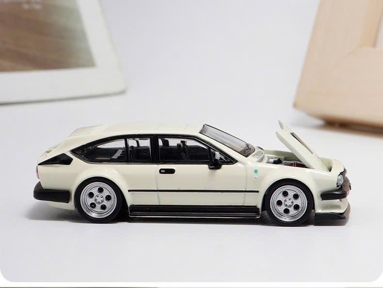 Mô hình xe Alfa Romeo GTV6 tỉ lệ 1:64 TPC MODEL OT64103