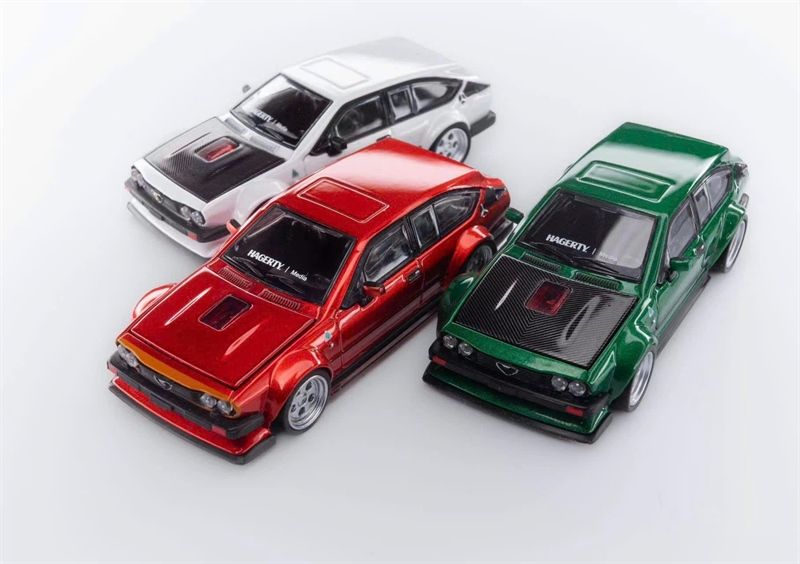 Mô hình xe 1/64 Alfa Romeo GTV6 wide body, open cover with engine details tỉ lệ 1:64 RM Rhinoceros OT64087
