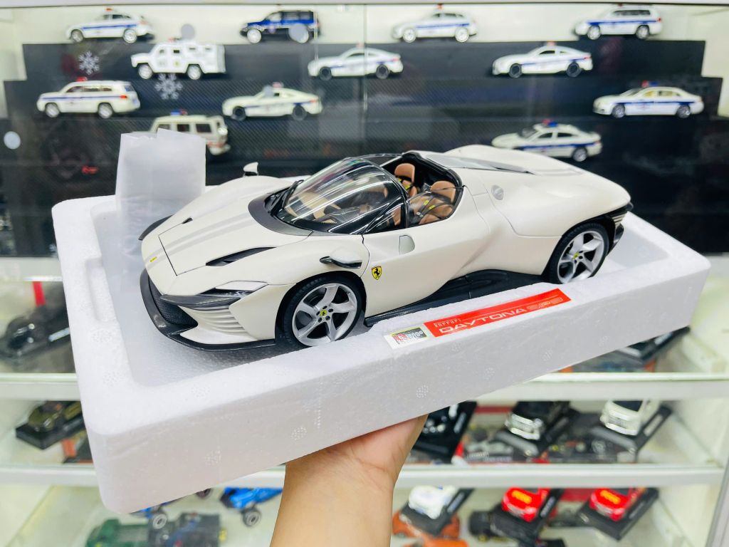 Mô hình xe Ferrari Daytona SP3 Signature white full open - hộp xốp tỉ lệ 1:18 Bburago 18-16912 WT OT18009