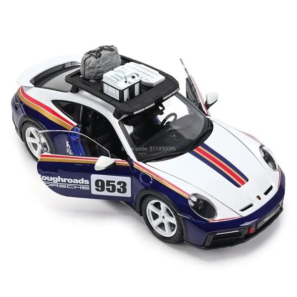 Mô hình xe Porsche 911 Dakar full open có phụ kiện tỉ lệ 1:24 Bburago 18-28029 OT417