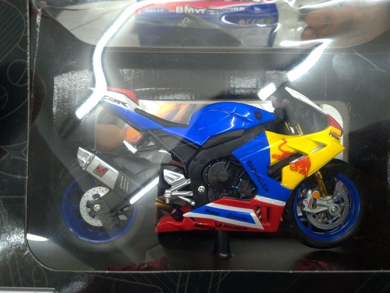 Mô hình xe độ Honda CBR1000RR custom Redbull độ pô akrapovic tỉ lệ 1:12 Autono1 D241C