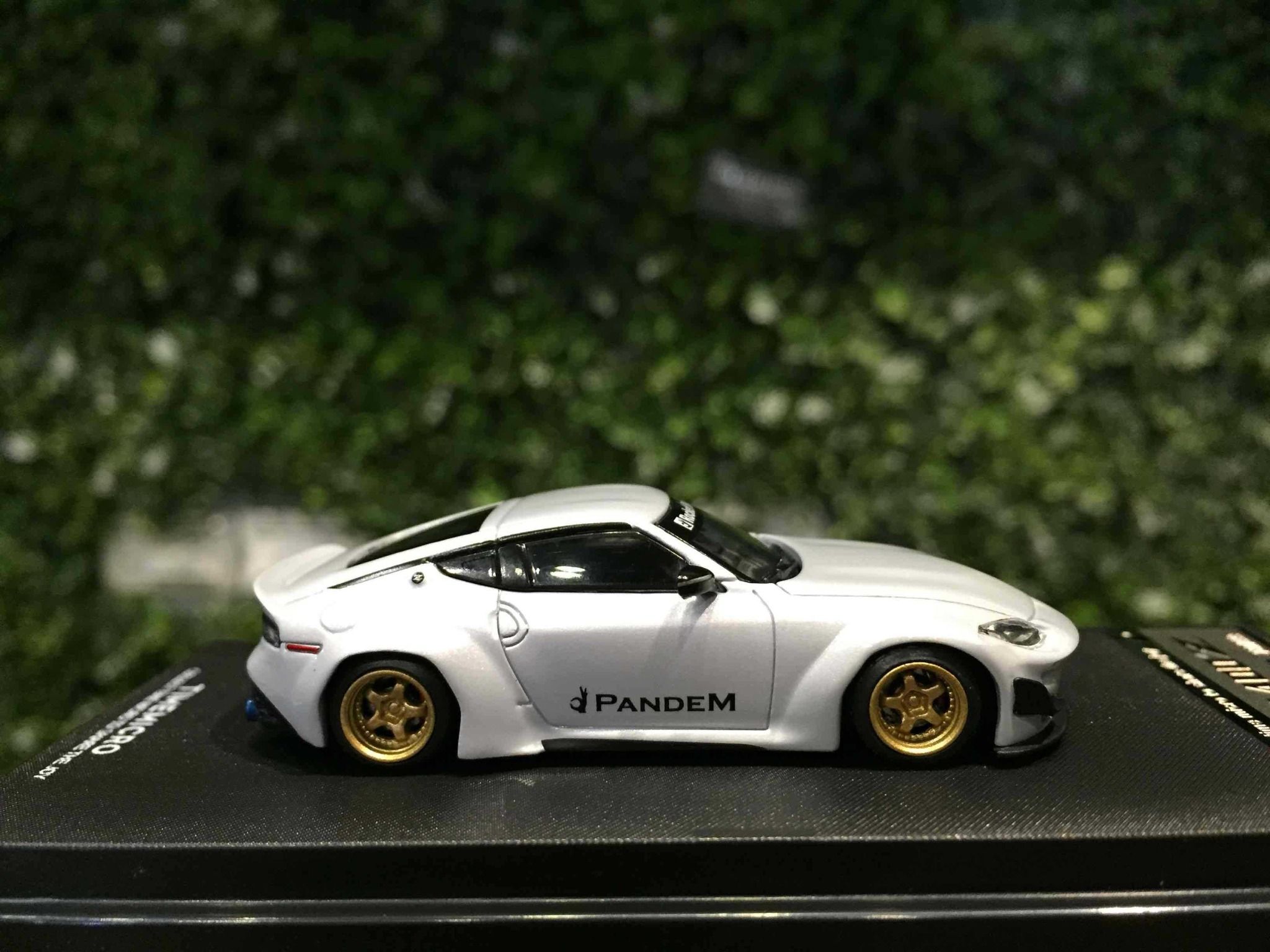 Mô hình xe Nissan 400Z tỉ lệ 1:64 Time Micro TM649103