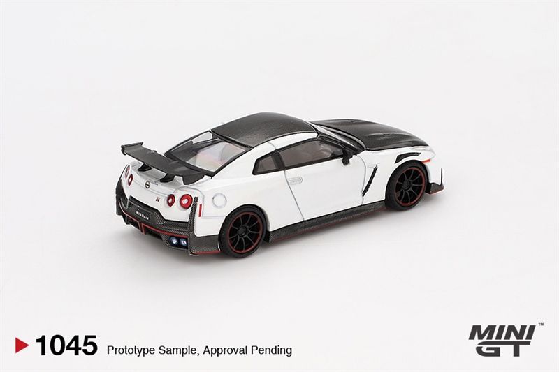Mô hình xe Nissan GT-R Nismo 2024 Brilliant White Pearl tỉ lệ 1:64 MiniGT MGT01045-CH