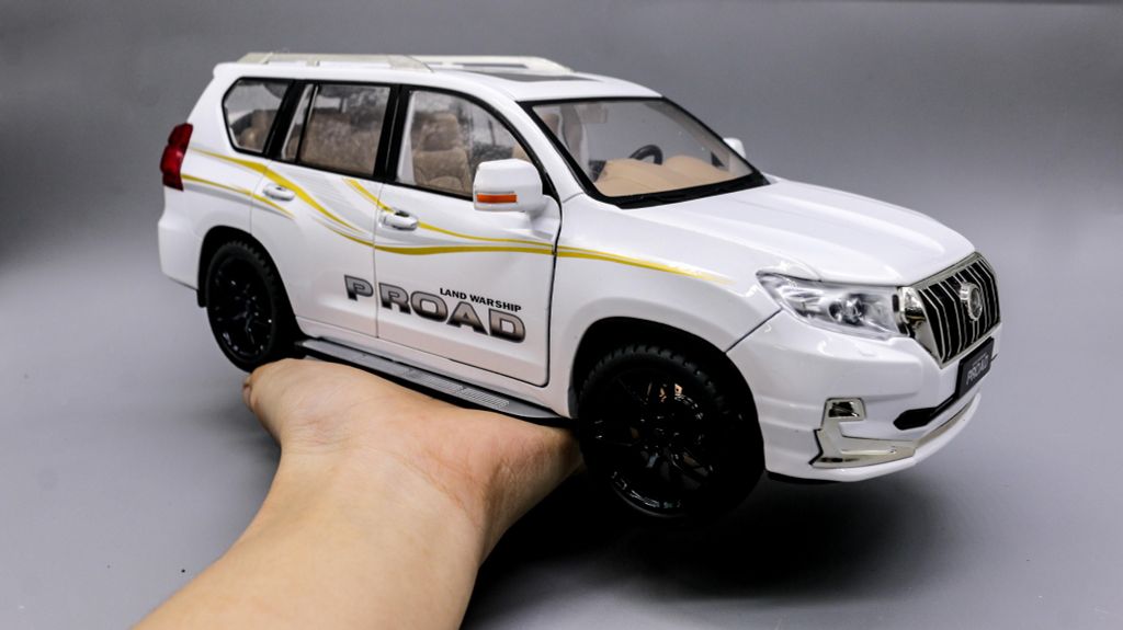 MÔ HÌNH TOYOTA LAND CRUISER PRADO 1:18 WEITUG 7846