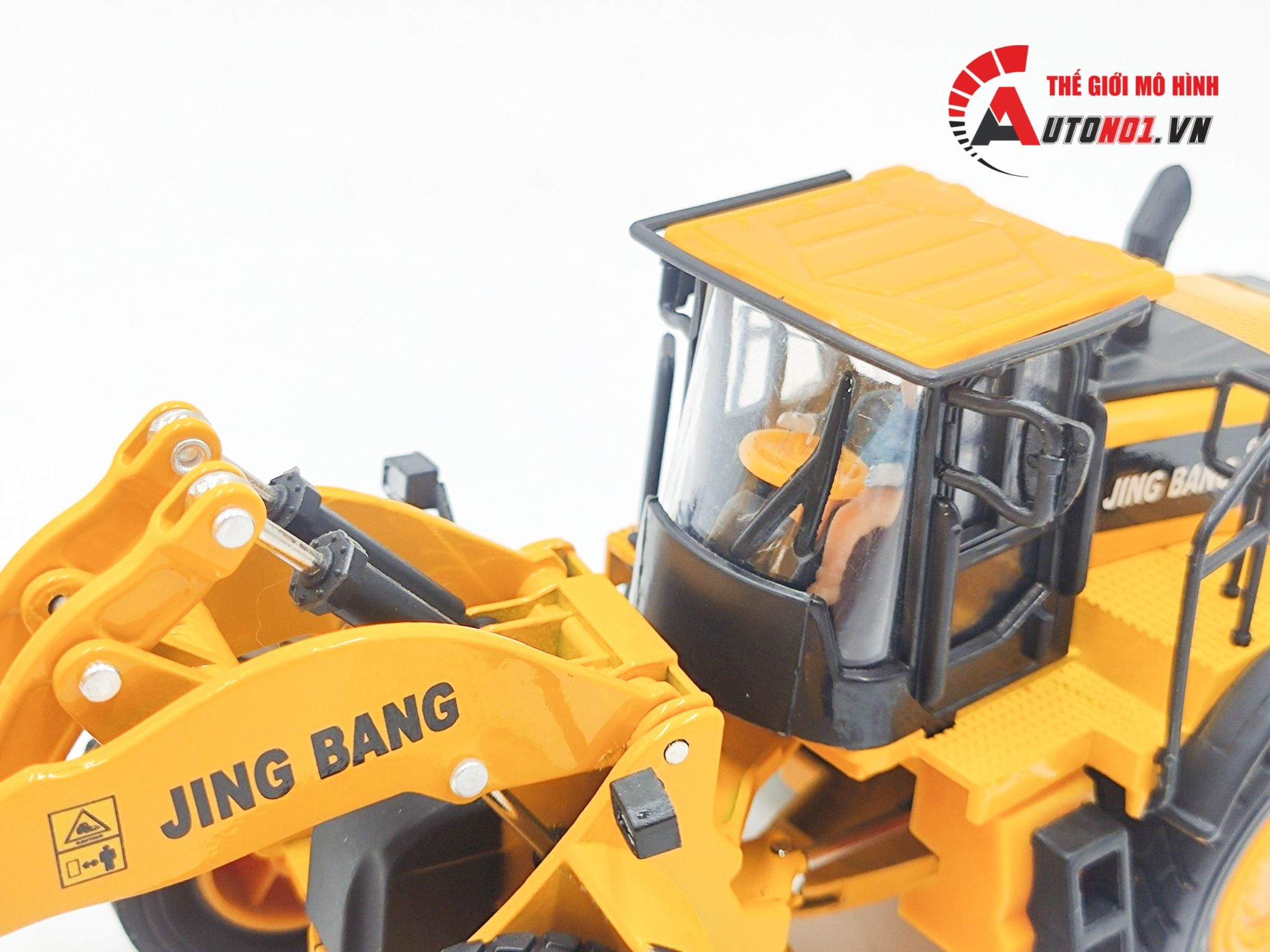 Mô hình xe công trình ủi đất tỉ lệ 1:50 JingBang 8179