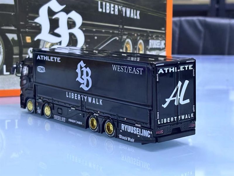 Mô hình xe Liberty Walk LB-Trucks Mitsubishi Fuso LBWK Liberty Walk– Black tỉ lệ 1:64 GCD Models OT64189
