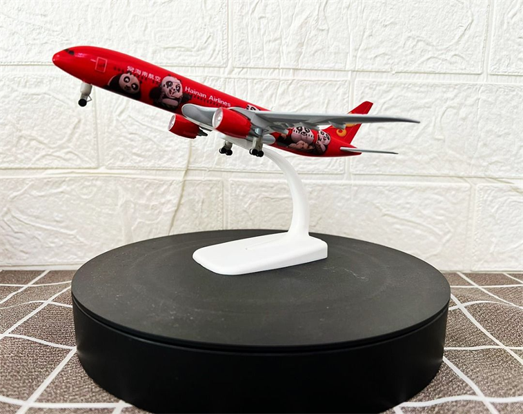Mô hình máy bay Hainan Panda Boeing B787 red kích thước 20cm MB20091