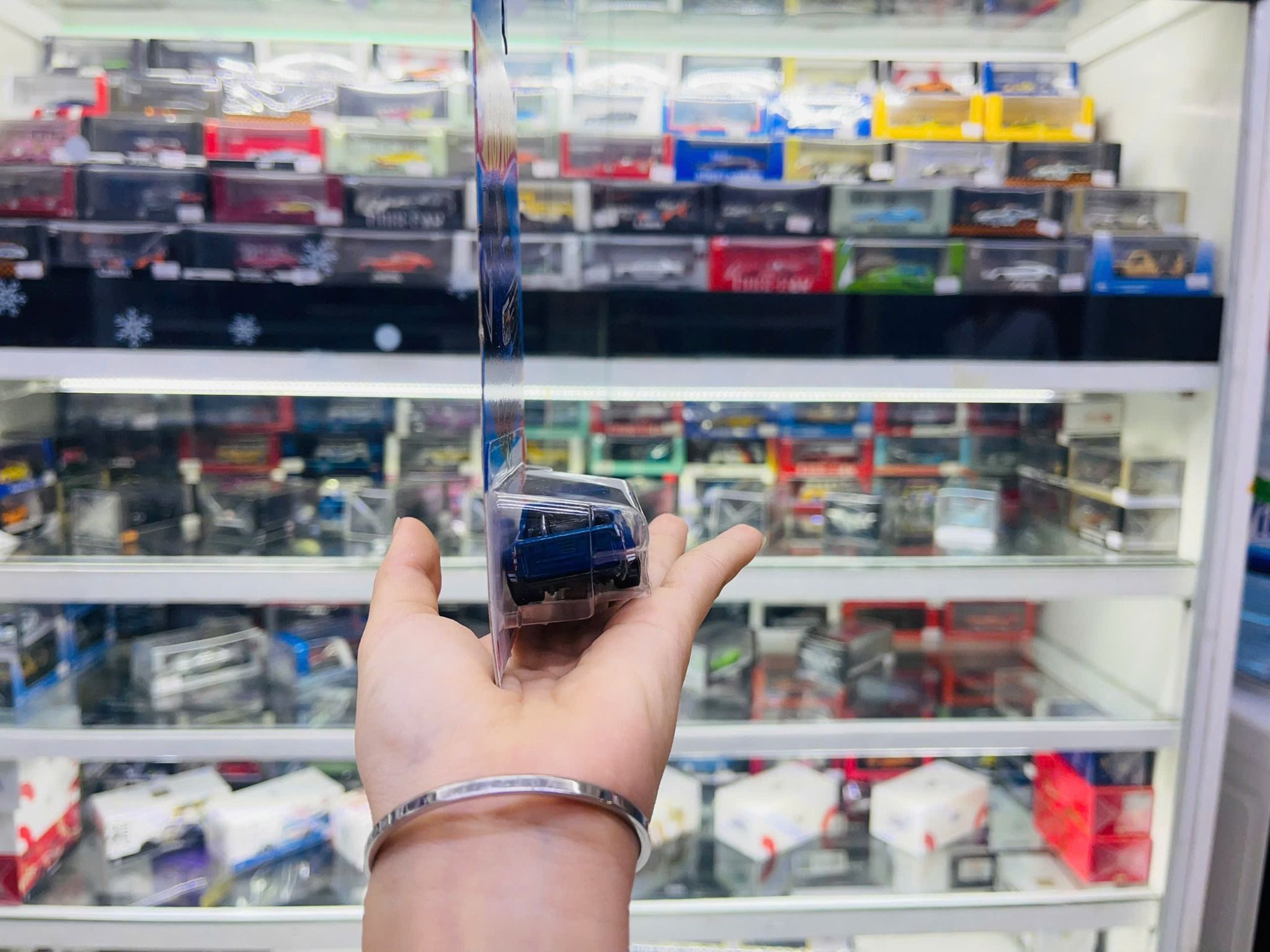 Đồ chơi mô hình xe Hot wheels kim loại có bản quyền chính hãng tỉ lệ 1:64 C4982
