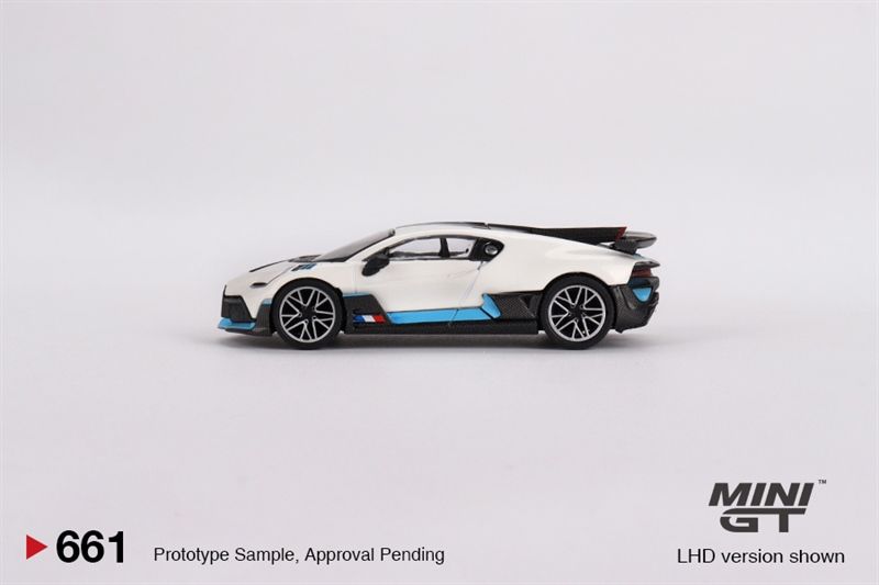 Mô hình xe Bugatti Divo White 2022 bản card tỉ lệ 1:64 MiniGT x Mijio MGT00661